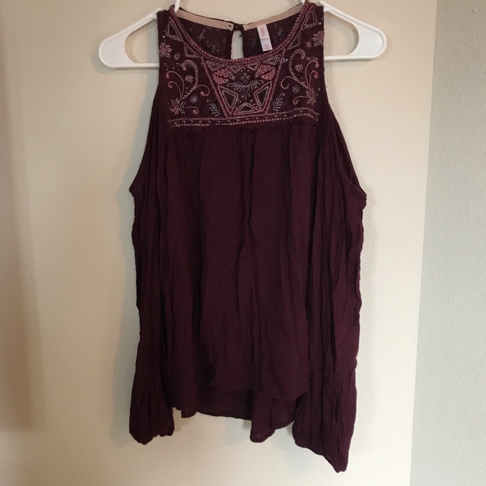 Maroon Xhilaration Top.